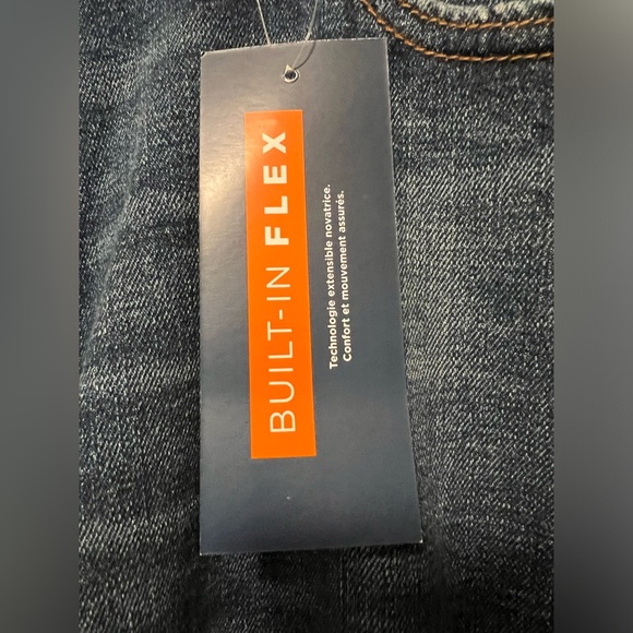 NWT Men’s Old Navy 40x32 Loose Fit Jeans with Built-In Flex - Picture 3 of 6